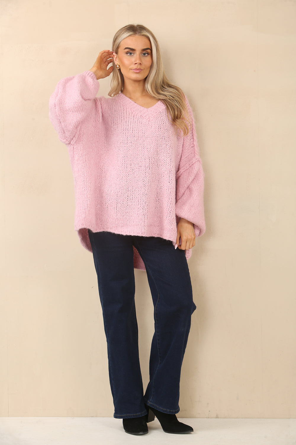 OVERSIZED V-NECK KNITTED JUMPER (14994038194560)