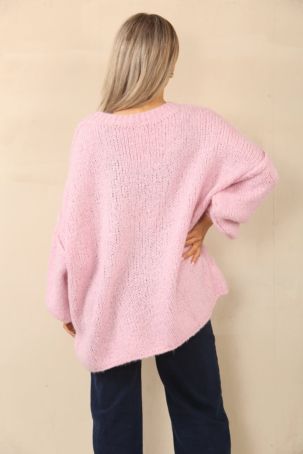 OVERSIZED V-NECK KNITTED JUMPER (14994038194560)