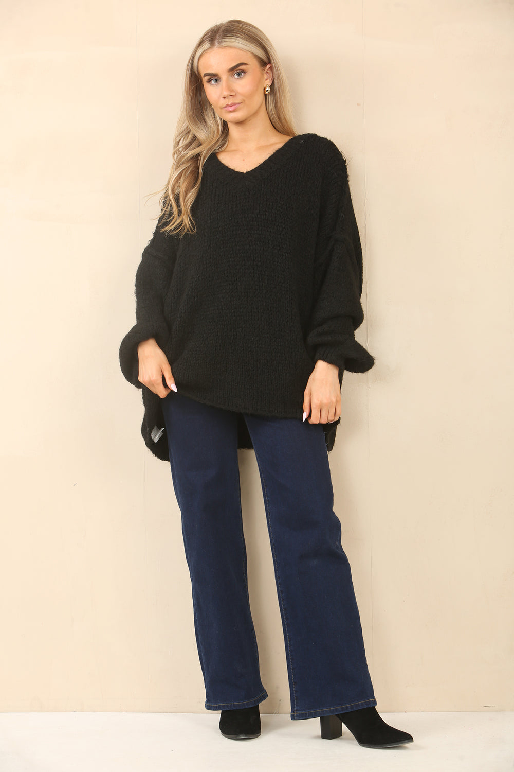 OVERSIZED V-NECK KNITTED JUMPER (14994037932416)