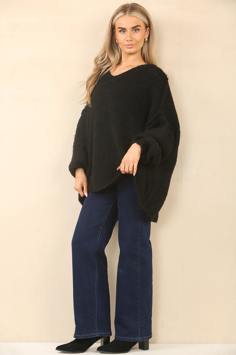 OVERSIZED V-NECK KNITTED JUMPER (14994037932416)