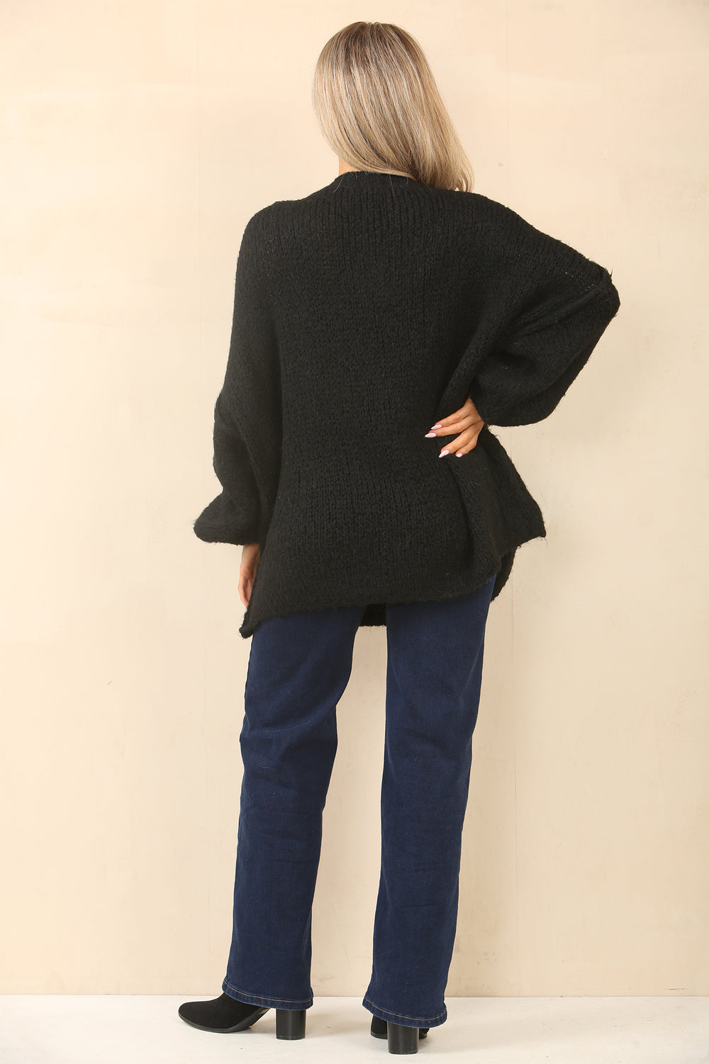 OVERSIZED V-NECK KNITTED JUMPER (14994037932416)