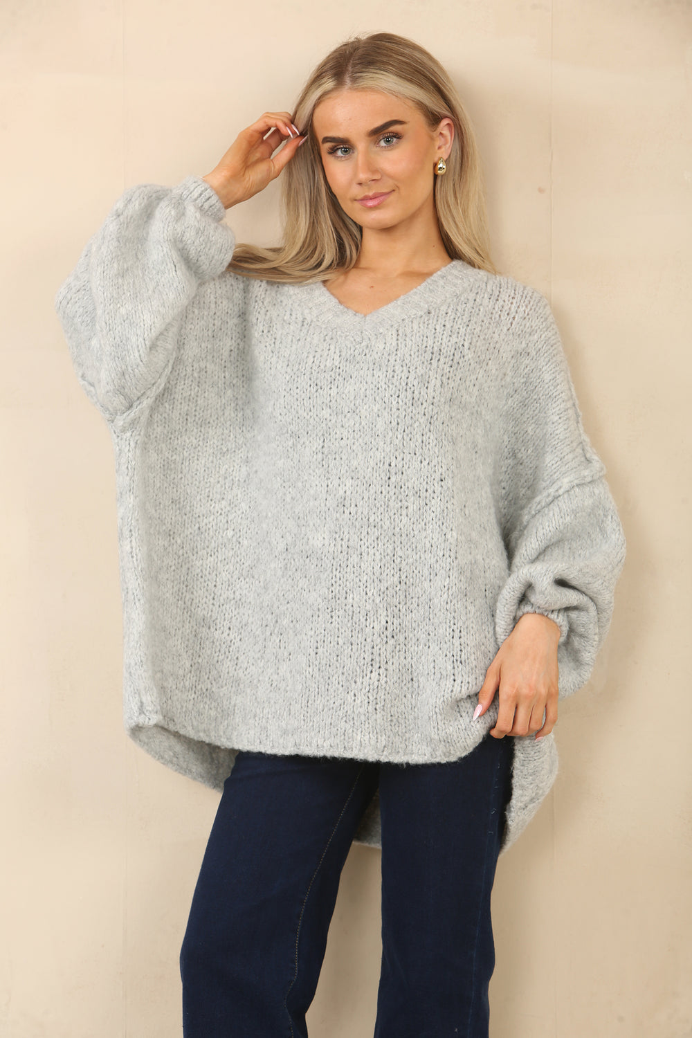 OVERSIZED V-NECK KNITTED JUMPER (14994039406976)