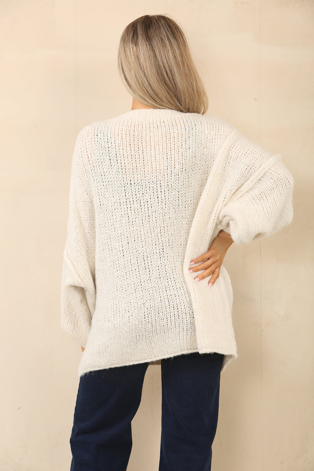 OVERSIZED V-NECK KNITTED JUMPER (14994040193408)